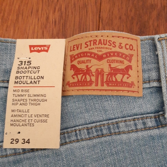 NWT Levi's Shaping Bootcut Jeans - Picture 11 of 13